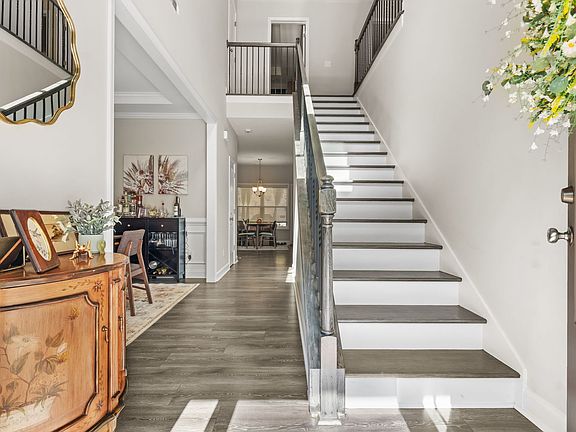 4th image of 71 Oakdale Way