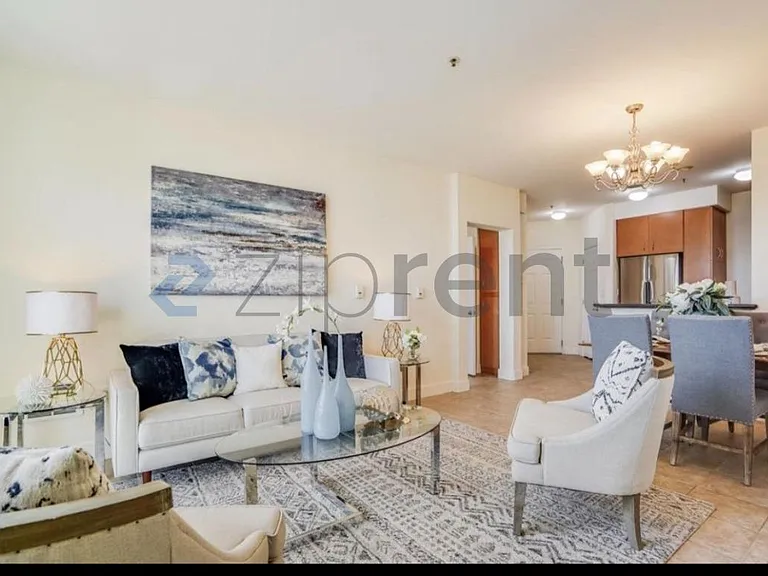 851 Van Ness Ave #306 — Photo 7