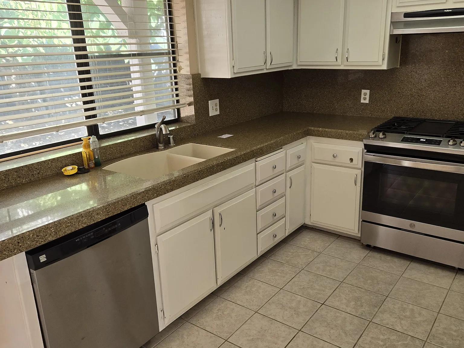 3 bed, 1425 sqft, $2,900 — Photo 4