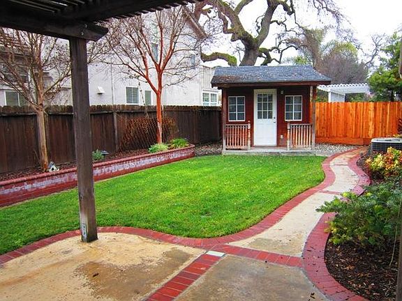 2nd image of 9917 Putnam Way