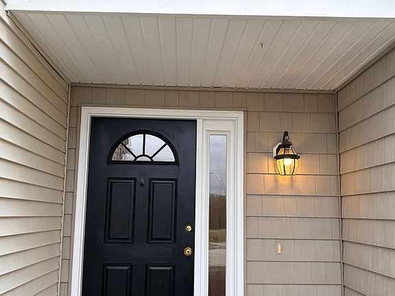 2nd image of 3 Blackberry Ln
