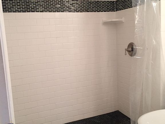 3rd image of 2828 Famosa Blvd Unit 109