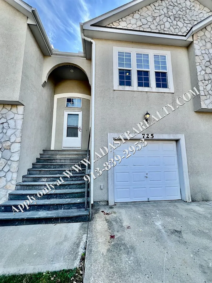 Building Photo - 725 Woodson Ln