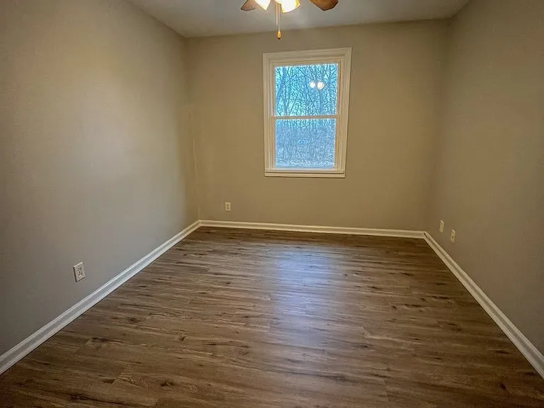 110 Medical Ct — Photo 22