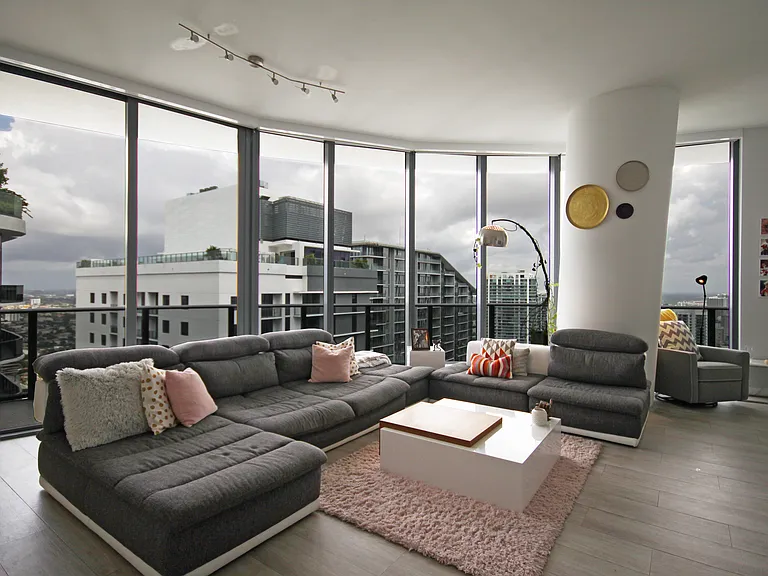 45 SW 9th St #4608 — Photo 2
