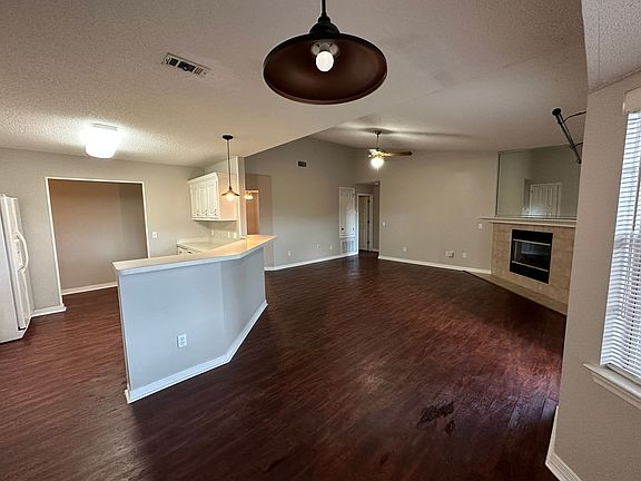 4th image of 1713 Cedrus Ln