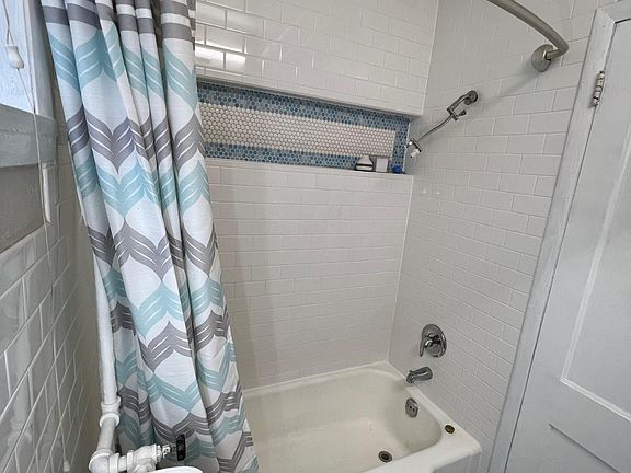 4th image of 3334 Blaisdell Ave #10