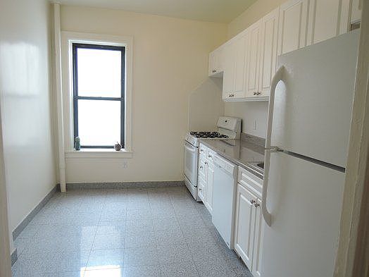 1st image of 2424 42nd St APT C3