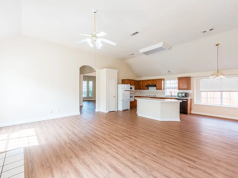 4609 Gardenia Way — Photo 16
