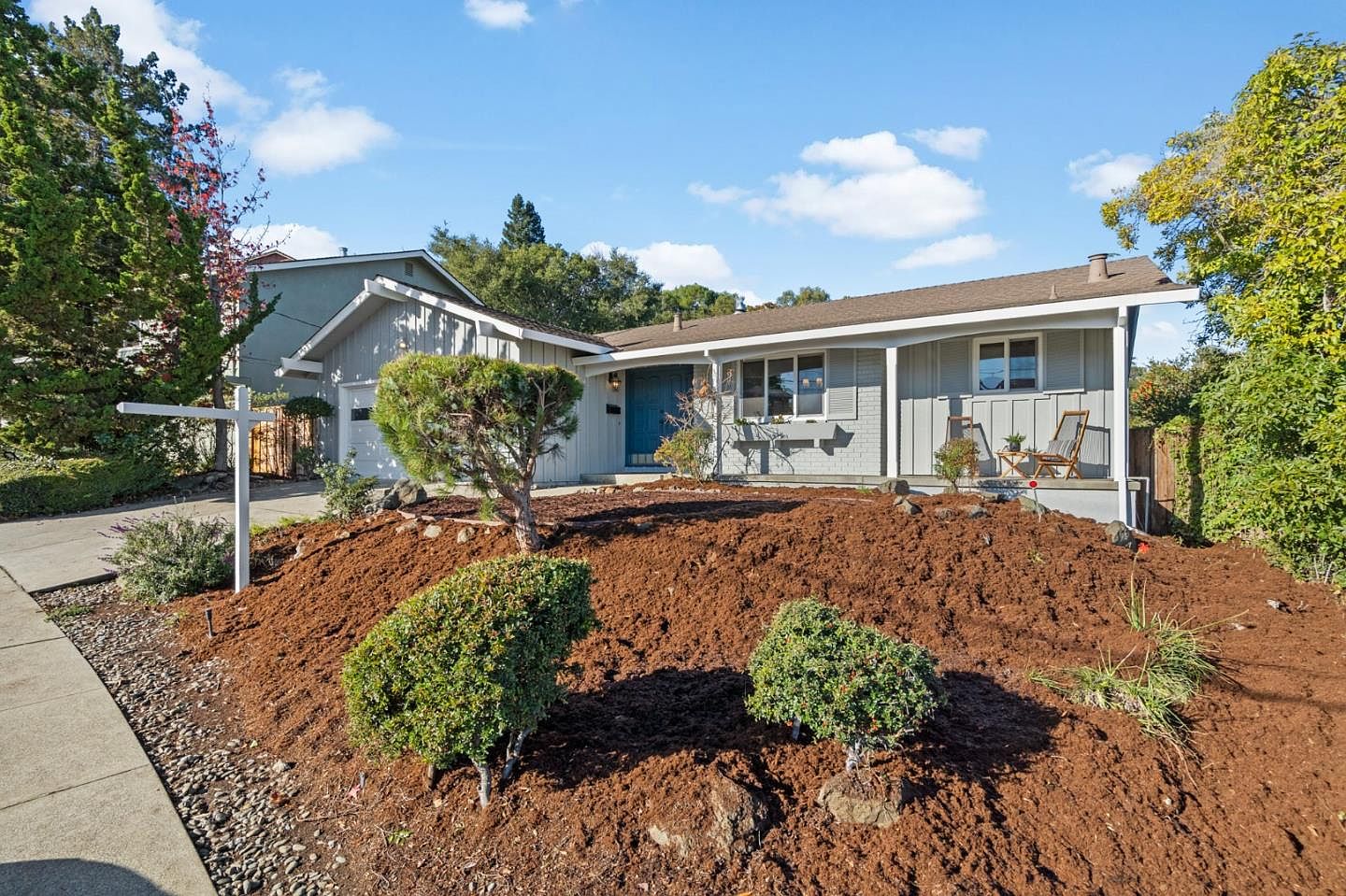 Landscaping Wood Chips  Bay Area Garden and Landscaping Supplies San  Carlos, CA