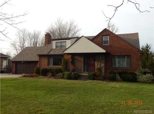 867 Upper Mountain Rd, Lewiston, NY 14092