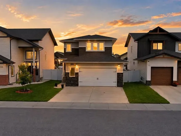101 S Longmire Close, Red Deer, AB T4R 0T1