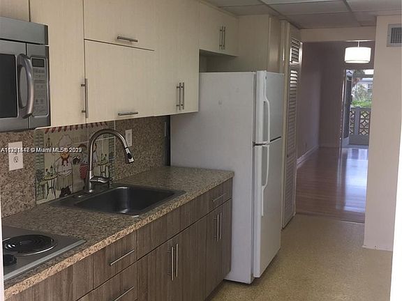 4th image of 1450 NE 170th St APT 210