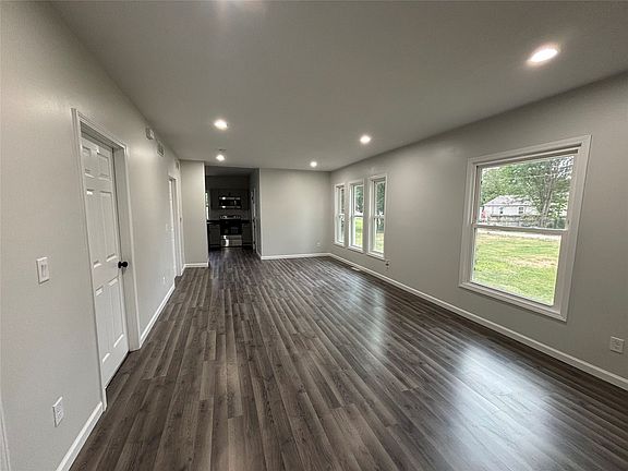 2nd image of 2510 Lucinda St