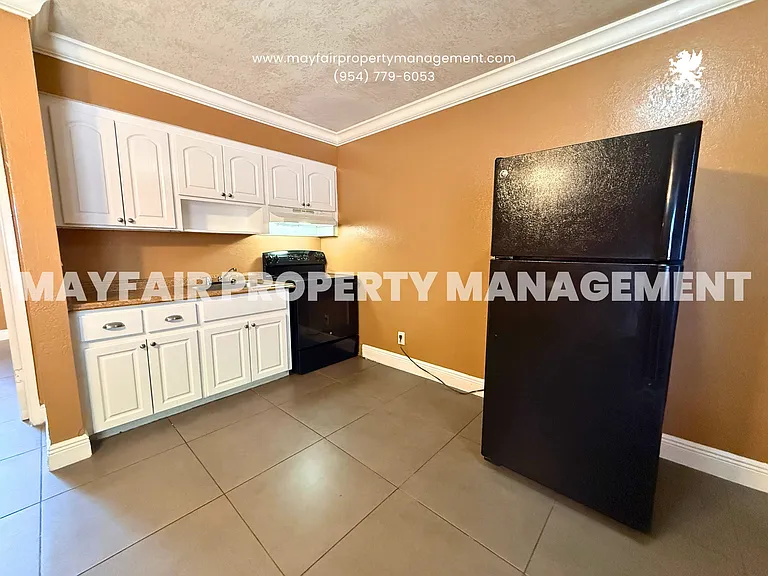 95 NW 39th St #5 — Photo 5