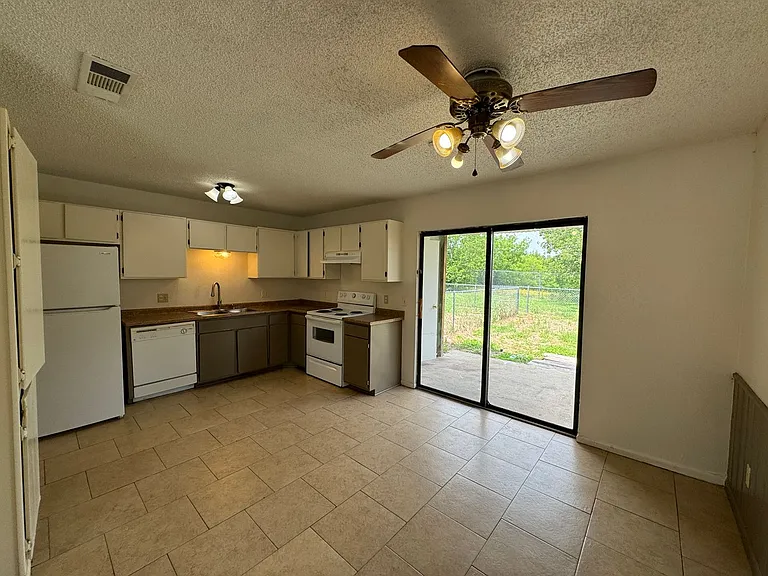 2515 Bermuda Dr — Photo 7