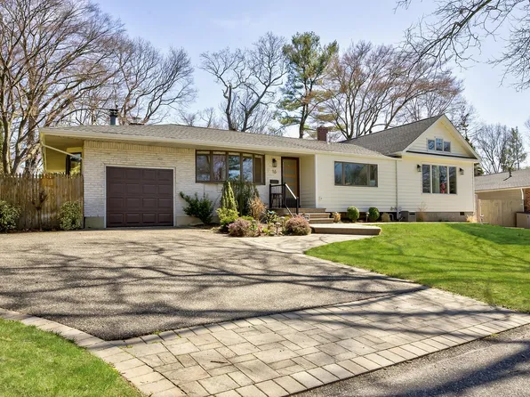 16 Bridle Lane, South Huntington, NY 11746