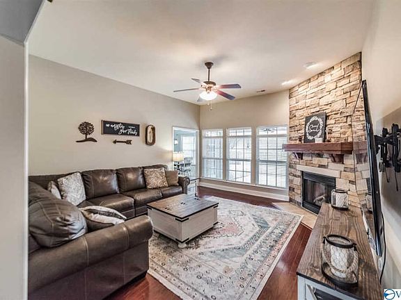 3rd image of 6826 Wintercrest Way SE
