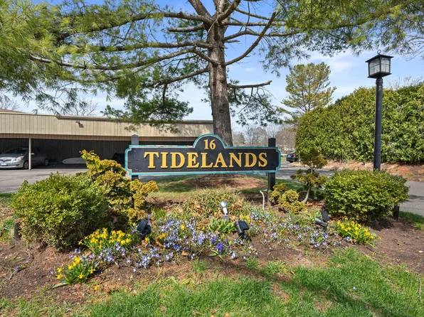 16 Pine Orchard Road APT 38, Branford, CT 06405