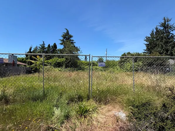 2639 NE 122nd Ave, Portland, OR 97230
