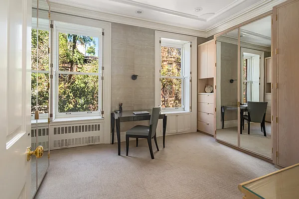 Rented by Compass | media 25