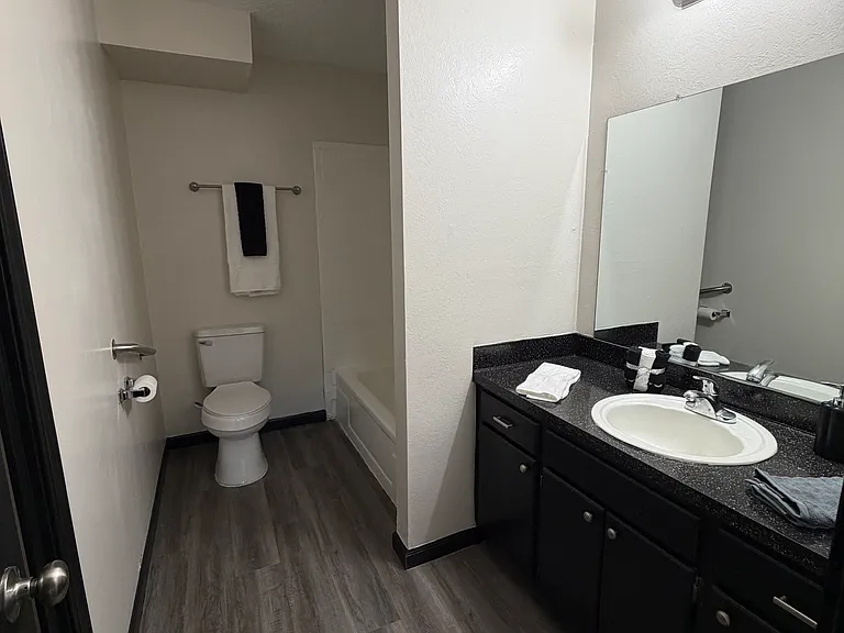 320 S Wyandotte Ave #11 — Photo 7
