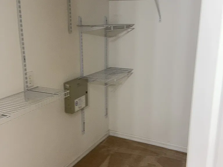2362 Glasbern Cir — Photo 15