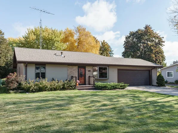 1117 West Circle DRIVE, Beaver Dam, WI 53916