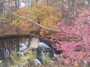 606 S Pascack Rd, Chestnut Ridge, NY 10977