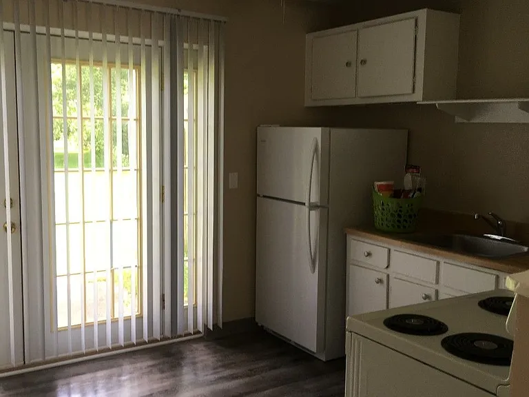 Evergreen Village Apartments & Townhouses — Photo 61