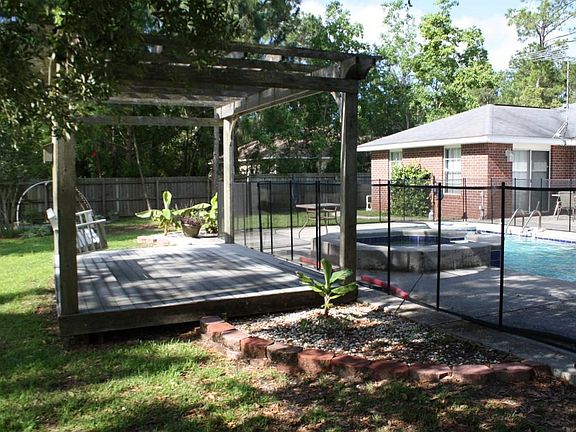 4th image of 2022 Everglades Dr