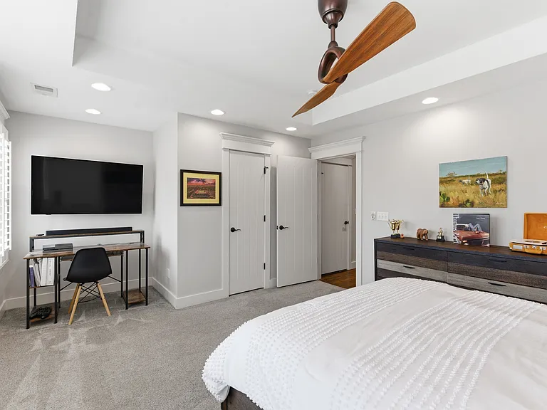 1034 Burchwood Ave — Photo 38