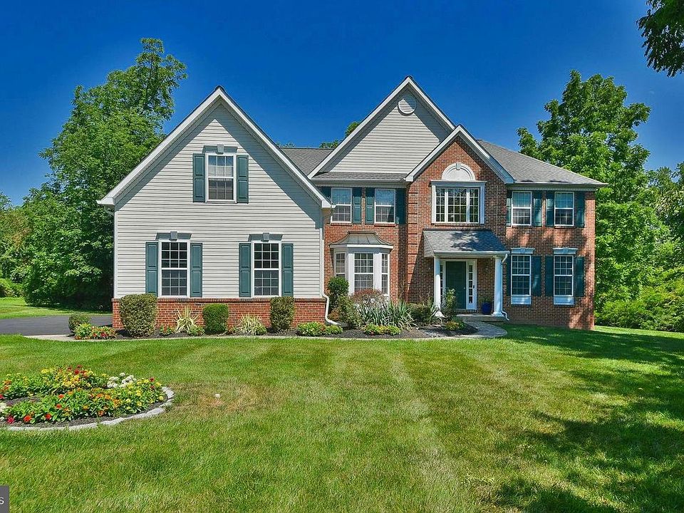 1st image of 414 Forest Ln