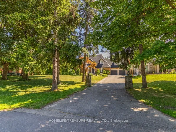 39 Yorkleigh Ave, Toronto, ON M9P 1Y3