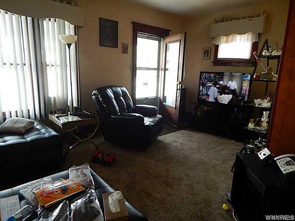 3rd image of 24 Eller Ave