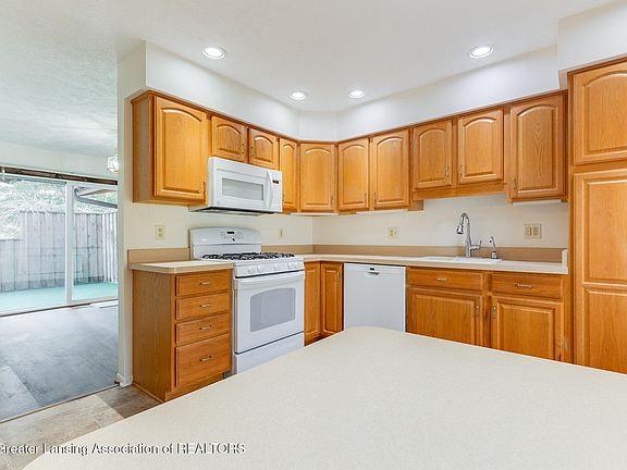 3rd image of 2930 Canarsie Dr