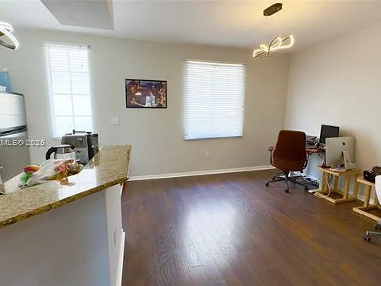 2845 NE 185th St #Townhouse 908 — Photo 9