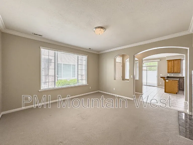 948 Chelsea Ln — Photo 11