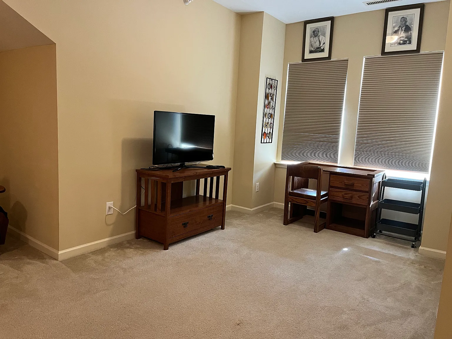 3 bed, 3.5 bath, 2205 sqft, $790 — Photo 3
