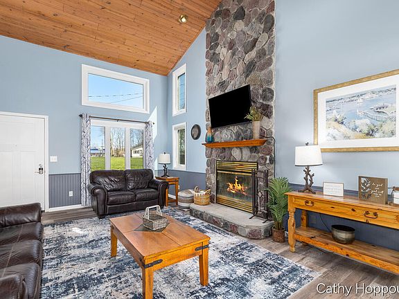 5th image of 229 Ivason Dr