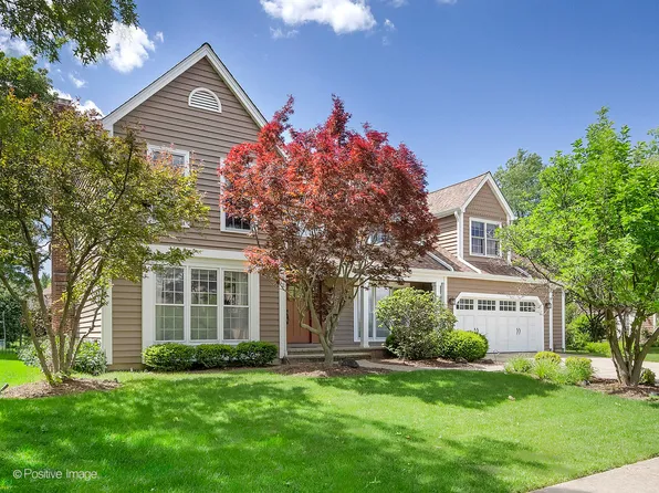 1N260 Partridge Dr, Carol Stream, IL 60188