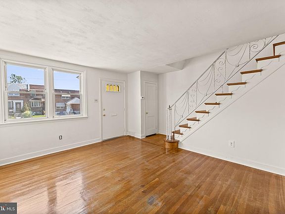 5th image of 3424 Stanwood St