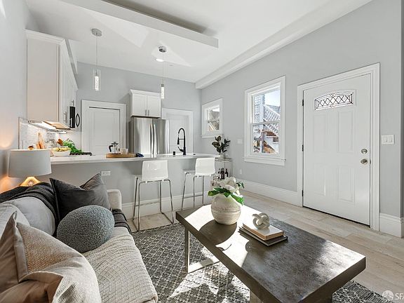 2nd image of 404 Ashbury St APT 3
