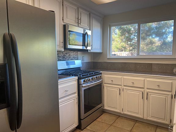 2nd image of 158 Elderberry Ct