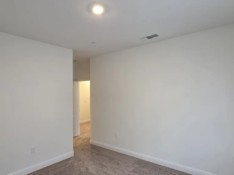 1507 Harvard Way — Photo 9