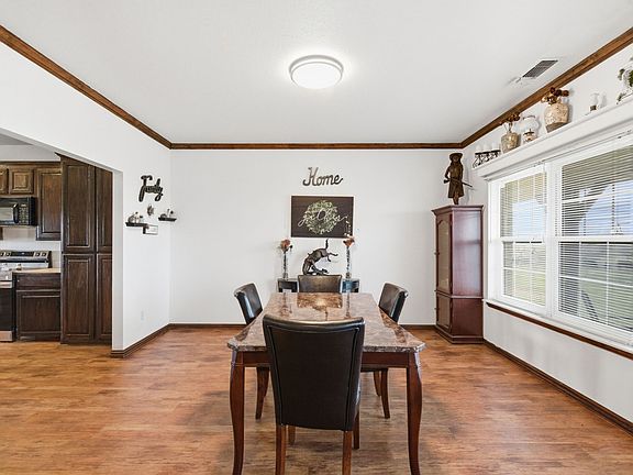 2nd image of 301 Rhoades Ln