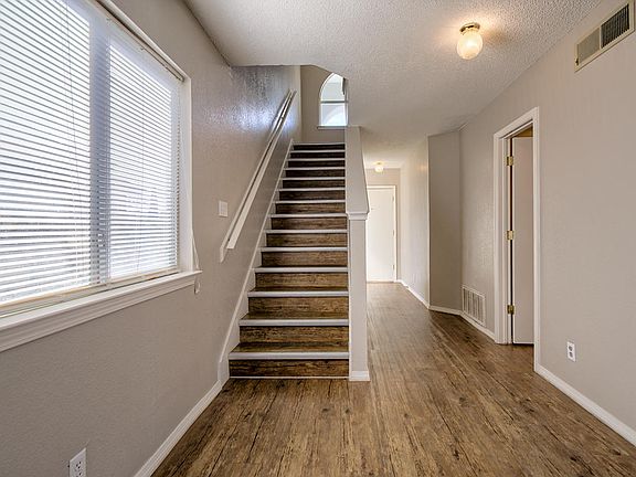 2nd image of 10119 Montreal Cir