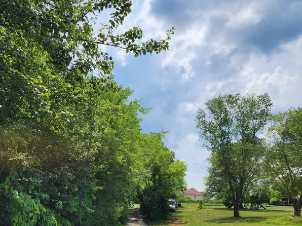 1017 Catlett Rd, Knoxville, TN 37932