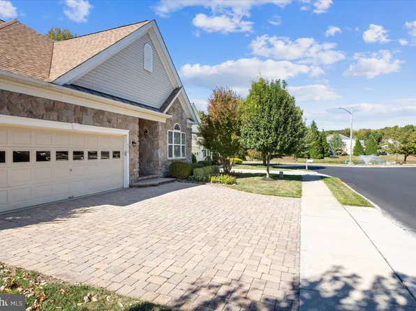 115 Lowell Dr, Marlton, NJ 08053