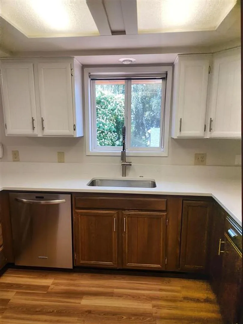 3 Bedroom, 2 Bathroom Home! — Photo 3